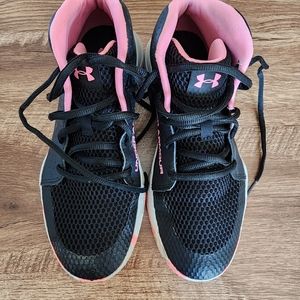 Underarmour Black and pink mids